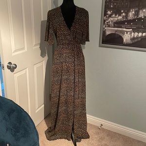 Meow! Lovely maxi dress